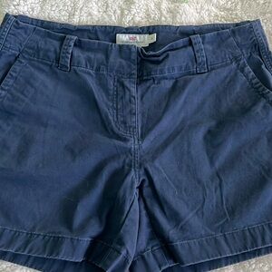 Vineyard Vines, everyday short, women’s size 4